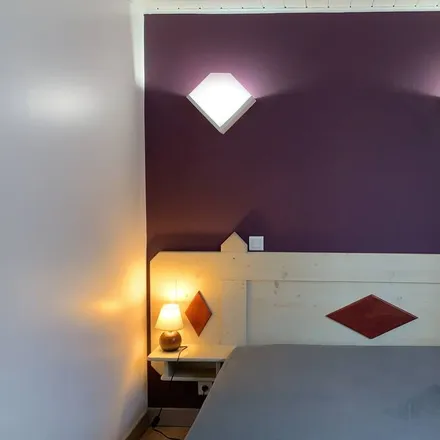 Rent this 3 bed house on 25330 Nans-sous-Sainte-Anne