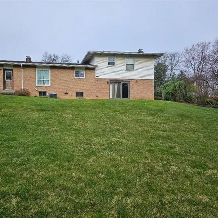 Image 3 - 106 Glenfield Drive, Brighton Township, PA 15009, USA - House for sale