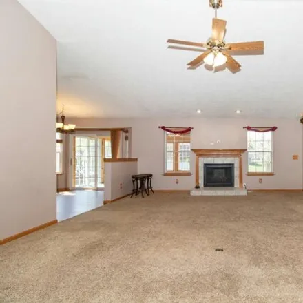 Image 3 - 180 North Gadwall Lane, Downs, McLean County, IL 61736, USA - House for sale