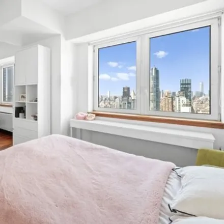 Rent this studio condo on 425 Fifth Avenue in 425 East 38th Street, New York