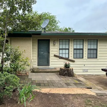 Rent this 4 bed house on 435 Johns Drive in Bridgeport, TX 76426