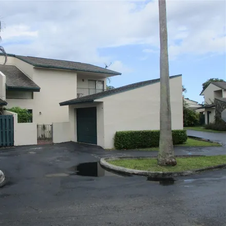 Rent this 3 bed townhouse on Southwest 72nd Street @ OP # 10855 in Southwest 72nd Street, Kendall