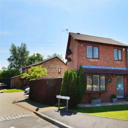 Rent this 3 bed house on Silverton Drive in Llantrisant, CF72 8BG