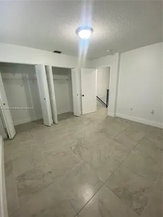 Image 6 - 1650 West 44th Place, Hialeah, FL 33012, USA - Apartment for rent