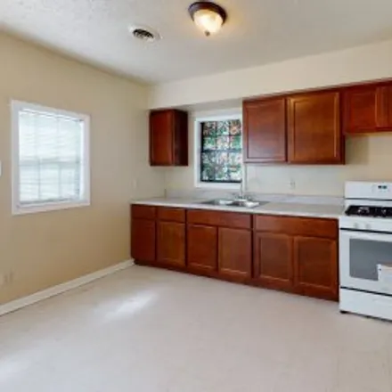 Rent this 3 bed apartment on 430 39Th Street North