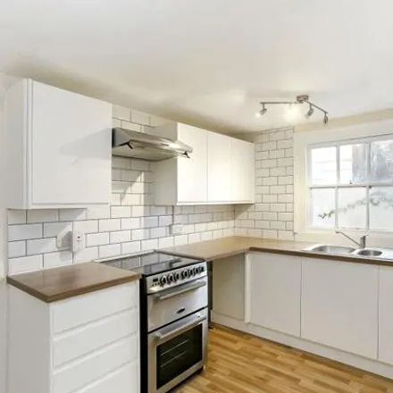 Image 4 - Parkside House, Abbey Mill Lane, St Albans, AL3 4HE, United Kingdom - House for rent