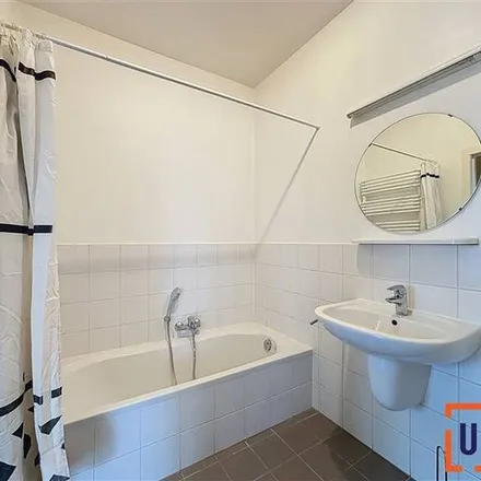 Rent this 2 bed apartment on Rue Blockmans - Blockmansstraat 2 in 1150 Woluwe-Saint-Pierre - Sint-Pieters-Woluwe, Belgium