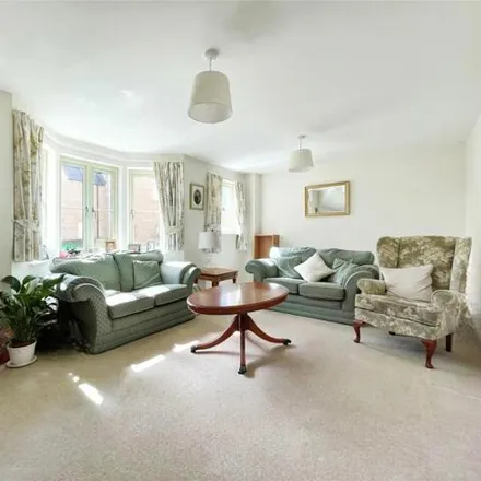 Image 2 - Ormand Close, Cirencester, GL7 1GB, United Kingdom - House for rent