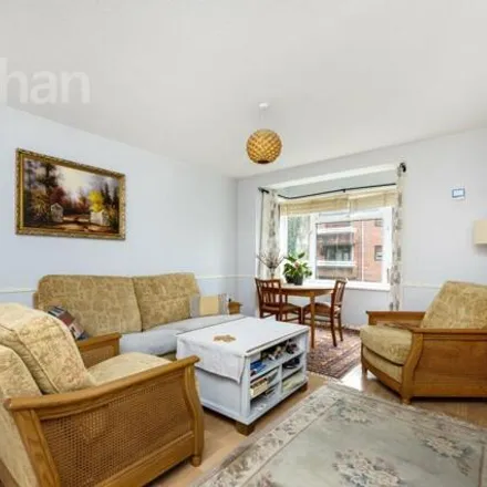 Image 2 - Cromwell Road, Hove, BN3 3DX, United Kingdom - Apartment for sale
