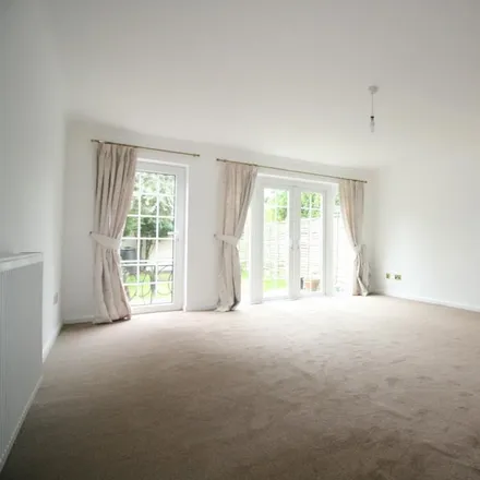Image 5 - Linkfield Lane, Redhill, RH1 1JH, United Kingdom - Townhouse for rent