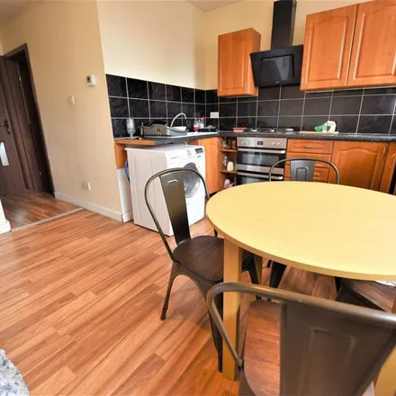 Rent this 3 bed apartment on High Lea Court in Ebberston Terrace, Leeds