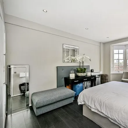 Image 3 - Cranmer Court, 1-67, 110A, 147-245;111-146 Whitehead's Grove, London, SW3 3HB, United Kingdom - Apartment for rent