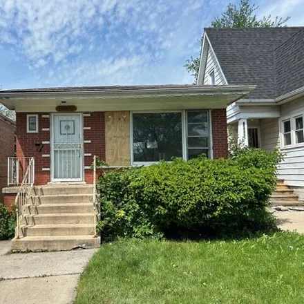Buy this 3 bed house on 10056 South La Salle Street in Chicago, IL 60628