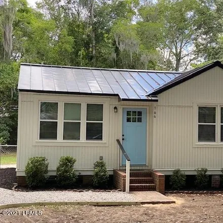 Rent this 2 bed house on 164 James Street in Beaufort, SC 29902