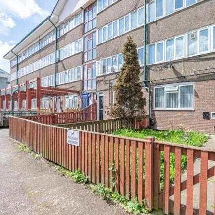 Image 2 - 19-45 Allwood Close, Lower Sydenham, London, SE26 4JP, United Kingdom - Apartment for sale