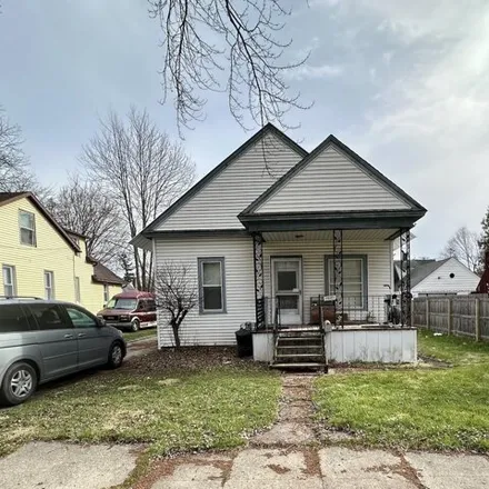 Buy this 2 bed house on 1489 Division Street in Saginaw, MI 48602