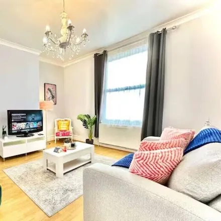 Image 2 - London, E8 1JH, United Kingdom - Apartment for rent