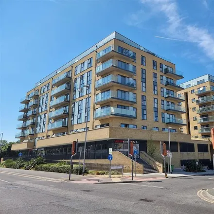 Rent this 3 bed apartment on The Earl in Mill Pond Road, Dartford