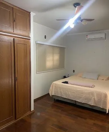 Buy this 5 bed house on Avenida Trinta e Um in Centro, Barretos - SP