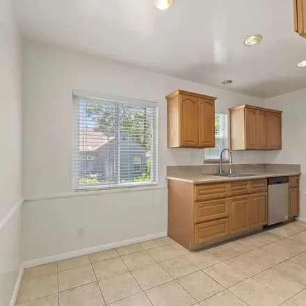 Rent this 1 bed apartment on 1435 Rock Glen Avenue in Glendale, CA 91205