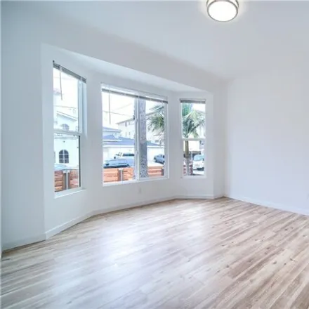 Image 2 - 583 West 8th Street, Los Angeles, CA 90731, USA - House for sale