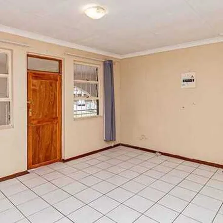 Rent this 1 bed apartment on unnamed road in Albertskroon, Johannesburg