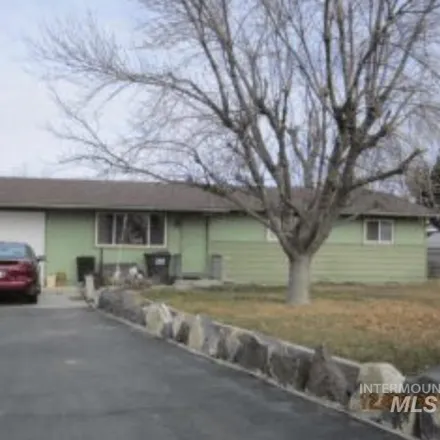 Buy this 3 bed house on 7064 Kuna Road in Canyon County, ID 83686