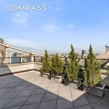 Image 2 - 6 Riverview Terrace, New York, NY 10022, USA - Apartment for sale