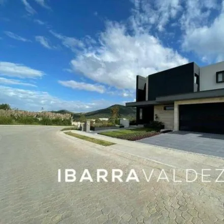 Buy this 4 bed house on Privada Primavera in Rancho San Juan, 52938 Ciudad López Mateos