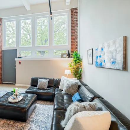 Buy this 1 bed loft on 299 West Girard Avenue in Philadelphia, PA 19123
