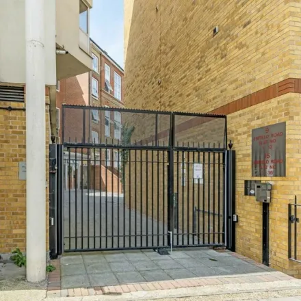 Image 9 - Allied Court, 25 Enfield Road, De Beauvoir Town, London, N1 4SZ, United Kingdom - Apartment for rent