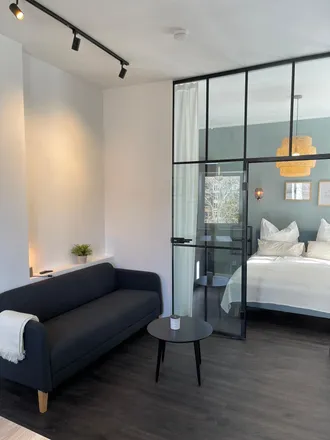 Rent this 1 bed apartment on Naturheilpraxis am Arnimplatz in Schönfließer Straße 16, 10439 Berlin