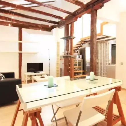 Rent this studio room on Madrid in Calle de la Cava Baja, 28