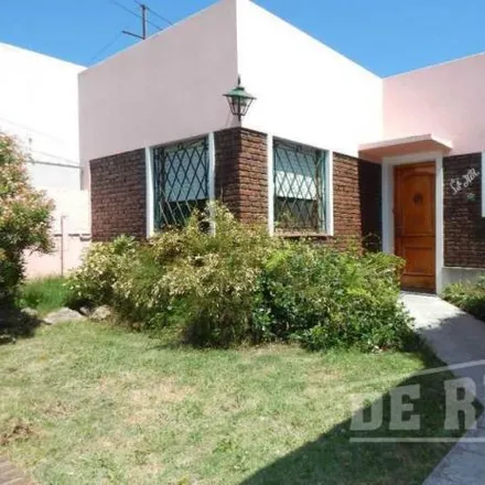 Buy this 3 bed house on Doctor Fernández Villanueva 3235 in Quilmes Oeste, 1886 Quilmes