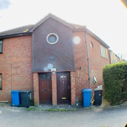 Rent this 2 bed apartment on Sproughton Road in Ipswich, IP1 5AB