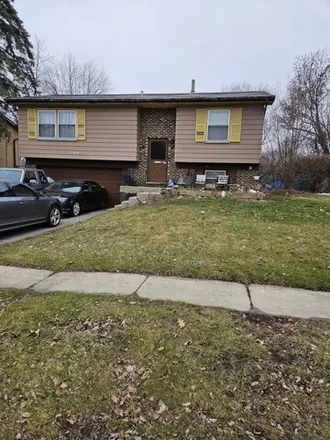 Buy this 3 bed house on 8046 Kingsbury Drive in Hanover Park, Schaumburg Township