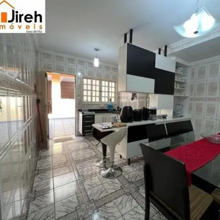 Buy this 3 bed house on Rua Boa Vista in Centro Alto, Ribeirão Pires - SP