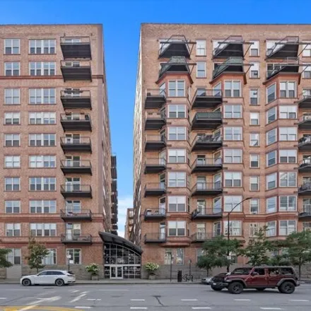 Buy this 1 bed condo on 521 South Jefferson Street in Chicago, IL 60607