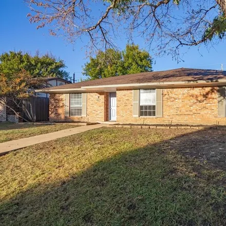 Image 3 - 642 Reno Street, Lewisville, TX 75077, USA - House for sale