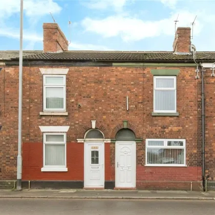 Rent this 2 bed townhouse on The Vape Alchemist in West Street, Crewe