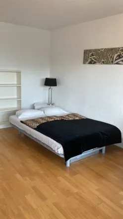 Rent this 2 bed apartment on Karkwurt 1 in 22527 Hamburg, Germany