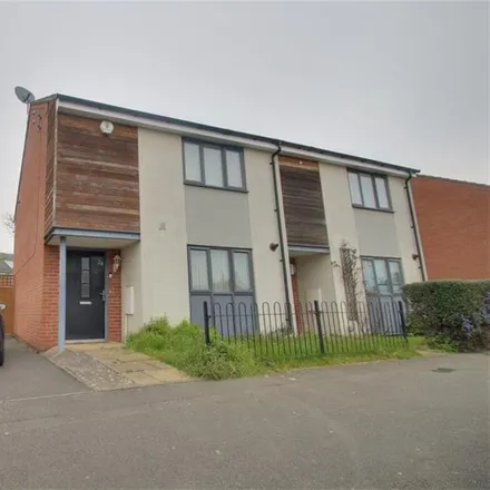 Rent this 3 bed duplex on Gilson Way in Kingshurst, B37 6BE