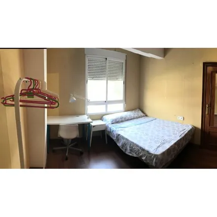 Rent this 6 bed room on Diputación Provincial de Córdoba in Plaza de Colón, 14001 Córdoba