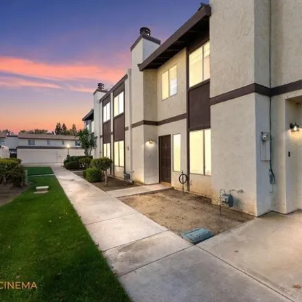 Buy this 2 bed condo on 98 Gemini Court in Bakersfield, CA 93309
