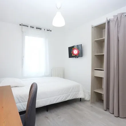 Rent this 1 bed apartment on 3 Rue Docteur Yves Louvigné in 35043 Rennes, France