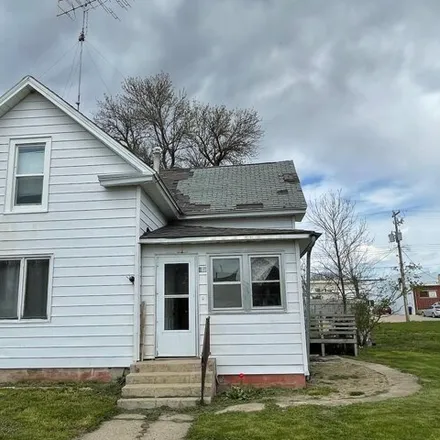 Buy this 4 bed house on 878 Garfield Street in Creighton, NE 68729