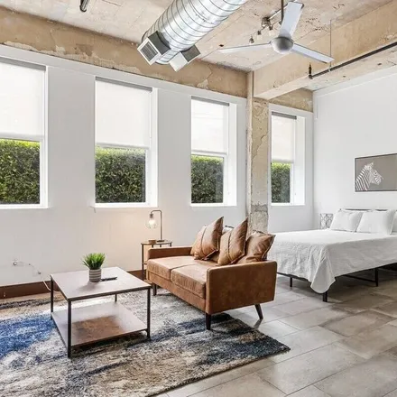 Rent this studio apartment on Dallas