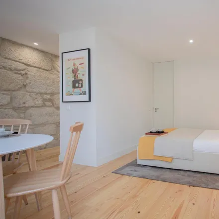 Rent this studio apartment on Rua do Pinheiro 45 in 4050-034 Porto, Portugal