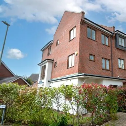 Rent this 4 bed townhouse on Highpath Way in Basingstoke, RG24 9WP