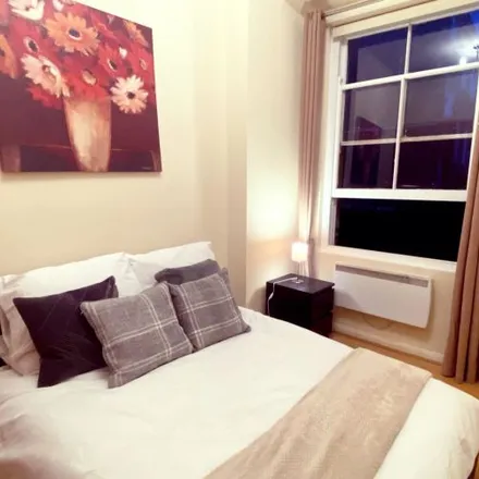 Rent this 3 bed apartment on 497 King's Road in Lot's Village, London